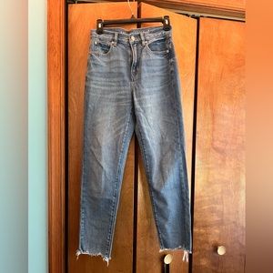 American Eagle Mom Jeans size 2 regular